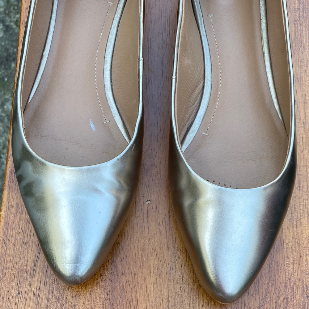 Clarks Women's Metallic Gold Heels - Picture 6 of 10